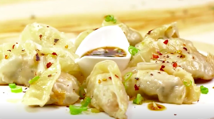 Gyoza atau pangsit paling enak disantap sebagai camilan sebagai pengganjal lapar. Simak kemari untuk cara pembuatannya ya, Bunda.