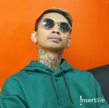Lirik Lagu Musuh Masyarakat - Young Lex