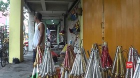 VIDEO: Jelang Tahun Baru, Pengrajin Trompet Banjir Rezeki