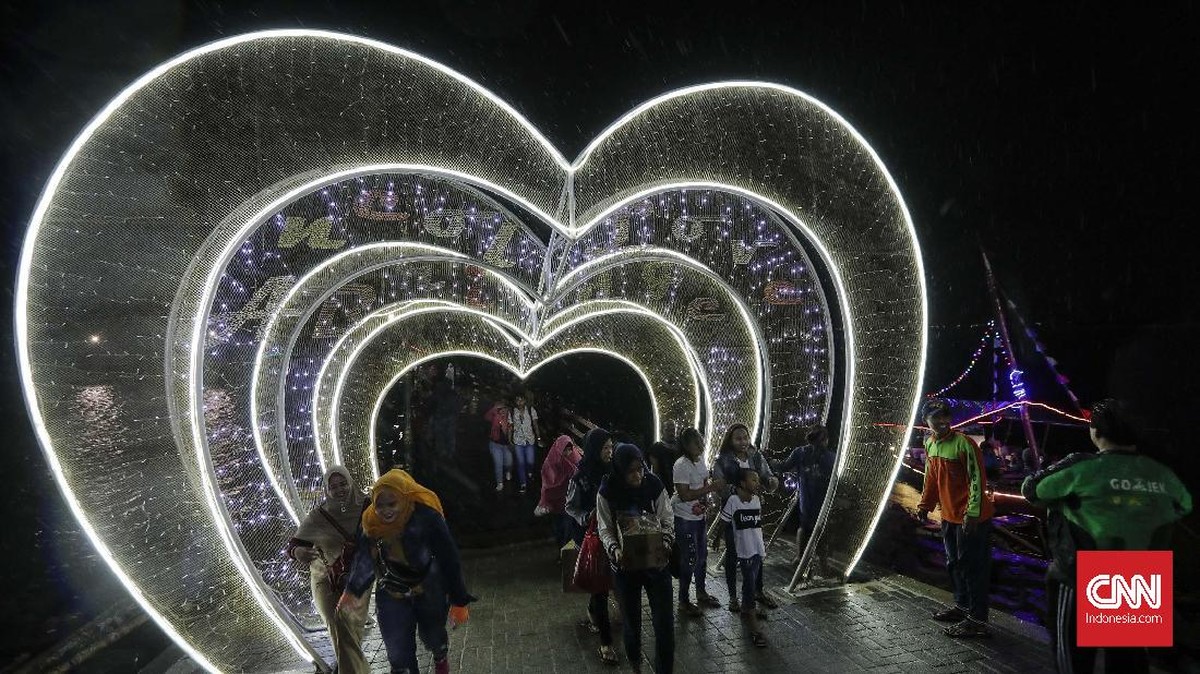 FOTO: Semarak Tahun Baru 2019 di Ibu Kota