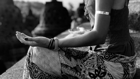 Membangkitkan Energi Terbesar dengan Meditasi Kundalini