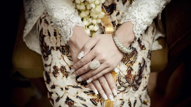 GKR Mangkubumi adalah perempuan pertama dalam Kesultanan Yogyakarta yang mendapat gelar Mangkubumi, meski belum pasti naik takhta jadi sultanah.