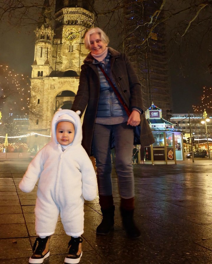 Potret Keluarga Titi Kamal Rayakan Malam Tahun Baru Di Jerman Foto 4 