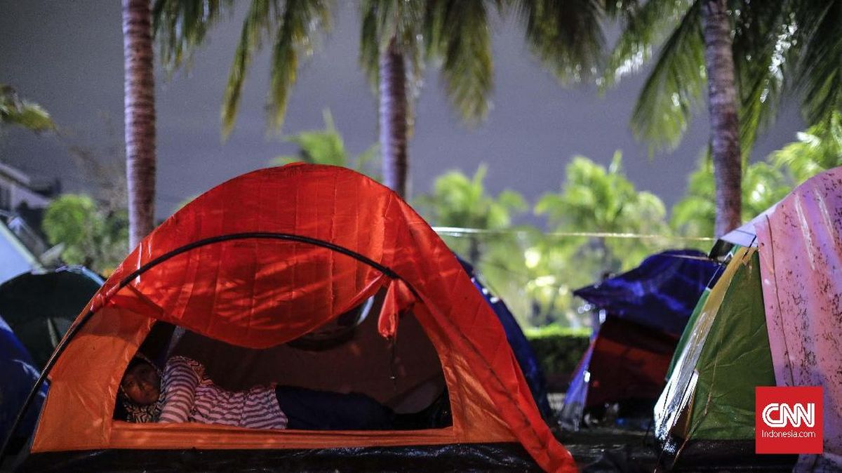 Malam Tahun Baru di Jakarta: Camping di Ancol, Doa Bersama di Kota Tua