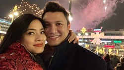 Christian Sugiono Pamer Foto Jadul Telanjang Dada, Titi Kamal Menjerit