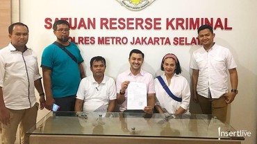 img-title Anjasmara Resmi Laporkan Penghina Fisik Dian Nitami