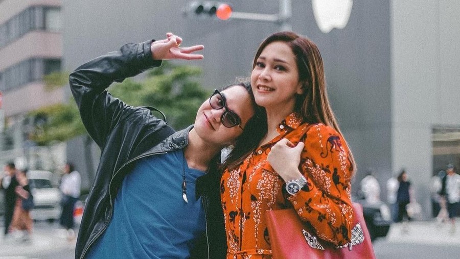 Kocaknya Dul Jaelani pinta Maia Estianty jadi backing vokal lagu barunya.