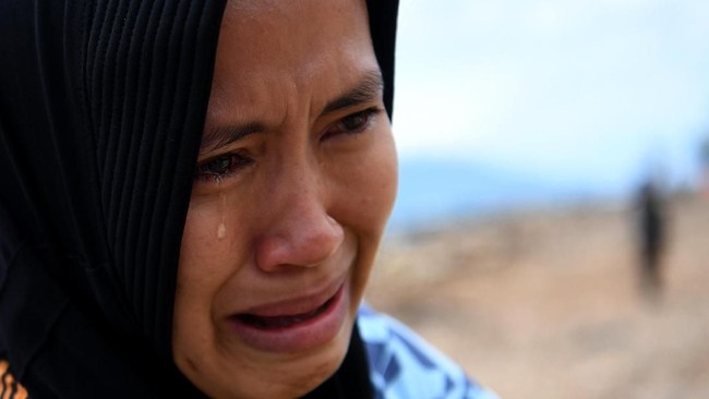 Ahli Biologi dan Molekuler Ines Atmosukarto menyatakan alasan penularan Covid-19 terjadi lewat air mata sangat kecil.