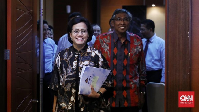 Menteri Keuangan Sri Mulyani menyatakan akan memantau dampak penguatan rupiah yang terjadi belakangan ini terhadap APBN.