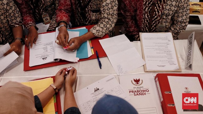 BPN Prabowo-Sandi menilai seharusnya pemantau pemilu dari luar negeri ditempatkan di daerah-daerah yang berpotensi akan bermasalah, bukan hanya di Jakarta.