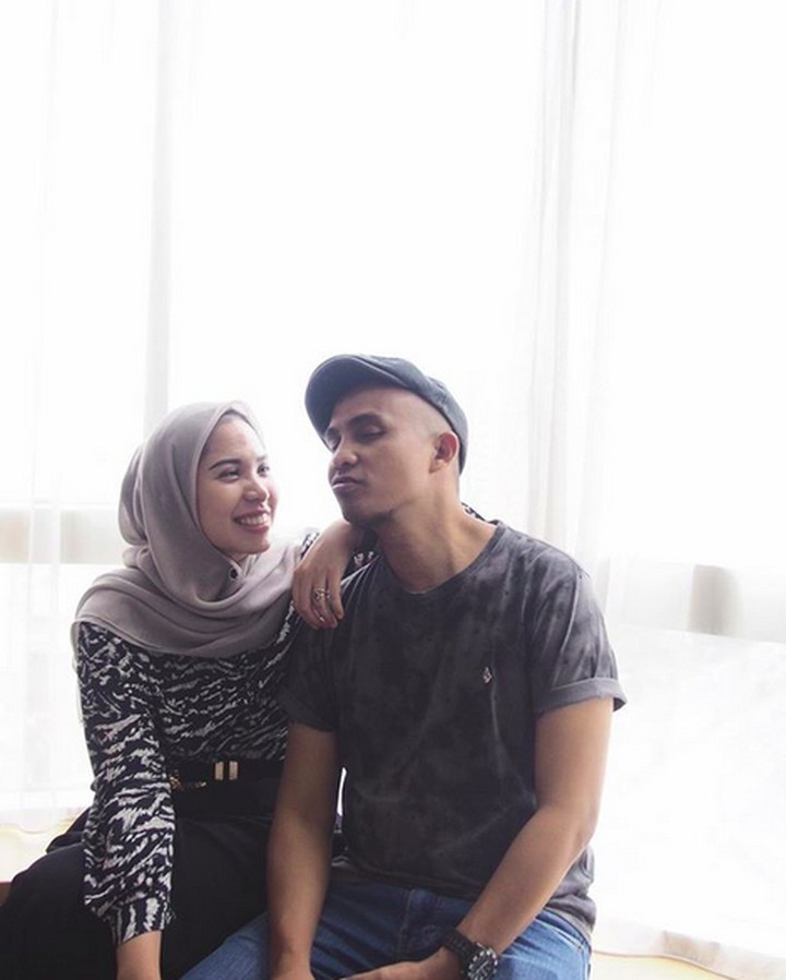 Mengintip Kemesraan Para Personel Slank dengan Sang Istri Mengintip Kemesraan Para Personel Slank dengan Sang Istri
