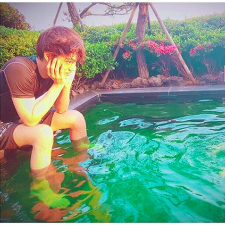 <p>Melihat si kecil Kai kayaknya gemas sendiri nih. He-he-he. (Foto Instagram/Istimewa)</p>