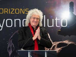 Bukan Corona! Brian May Dilarikan ke Rumah Sakit Gara-gara Cedera Bokong