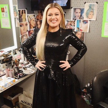 Lirik Lagu Breakaway - Kelly Clarkson
