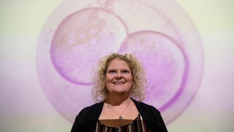 Louise Brown, bayi pertama di dunia yang berhasil dilahirkan lewat IVF atau program bayi tabung, kini berusia 41 tahun.