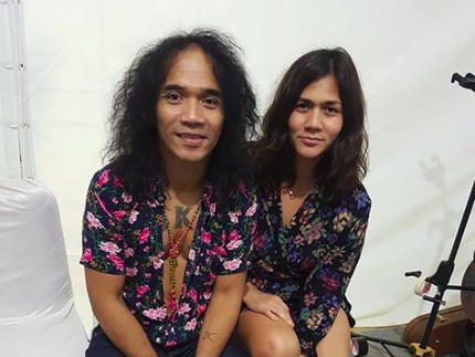 Mengintip Kemesraan Para Personel Slank dengan Sang Istri