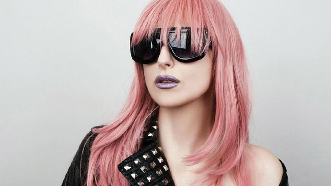 Jika di tahun 2018 lalu, tren warna rambut rose gold, merah, dan platinum jadi tren, kini ada beberapa yang bakal tergantikan dengan warna baru.