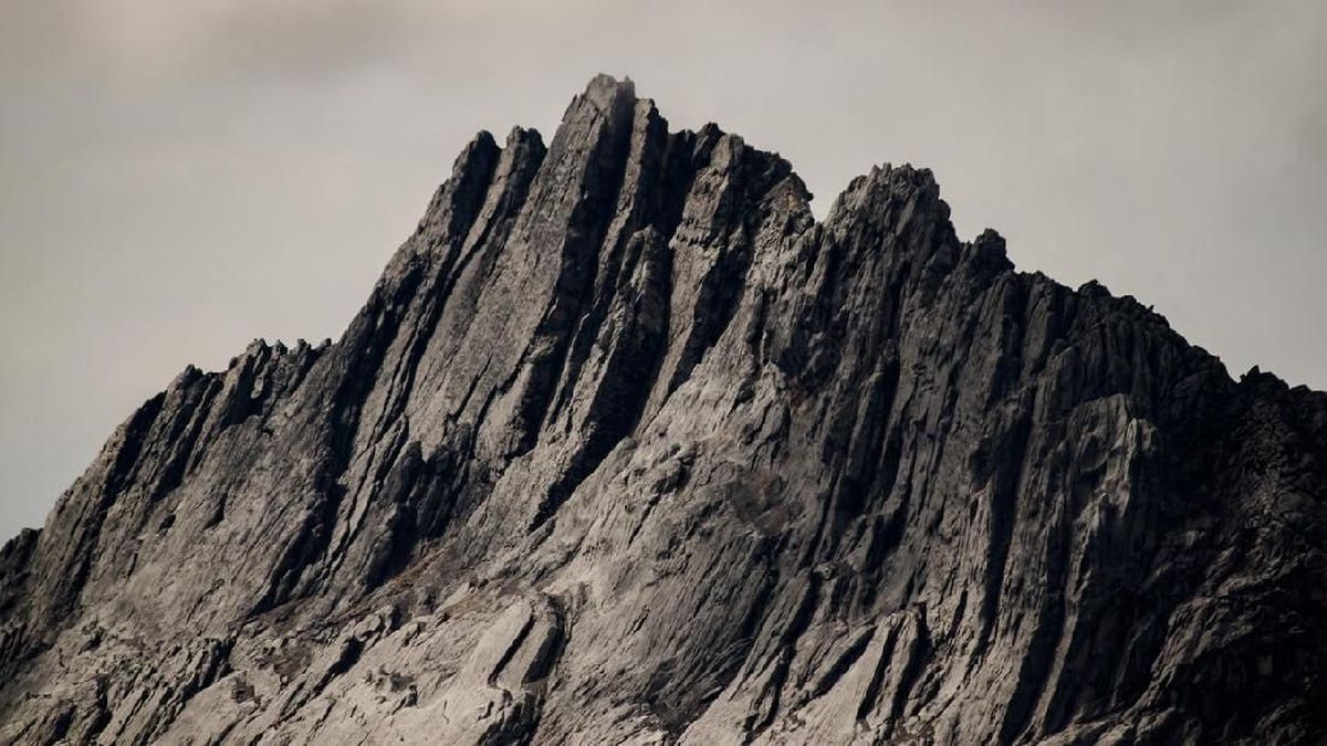 Pendaki Wanita Meninggal di Puncak Carstensz Diduga karena Hipotermia