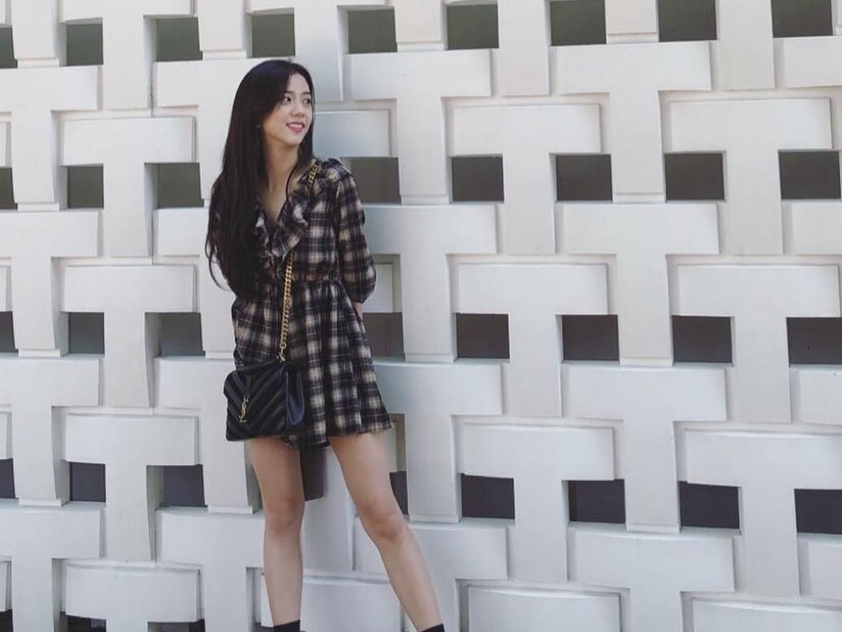 Salah satu anggota BlackPink&comma; Kim Jisoo&comma; genap berusia 24 tahun pada Kamis &lpar;3&sol;1&rpar;&period; Berikut Insertlive sajikan enam foto Jisoo yang pastinya sangat cantik&period;