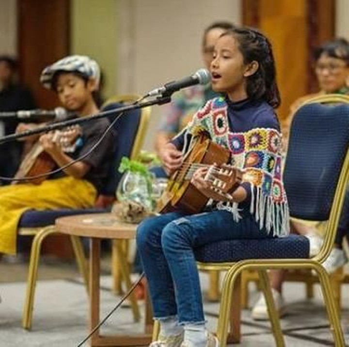 <p>Widuri sangat menikmati perannya sebagai Ara dalam film yang rilis pada Kamis (3/1/2019). Dalam berbagai acara, Widuri tampil memukau membawakan <em>original soundtrack</em> (OST) film tersebut. (Foto: Instagram @widimulia)  </p>