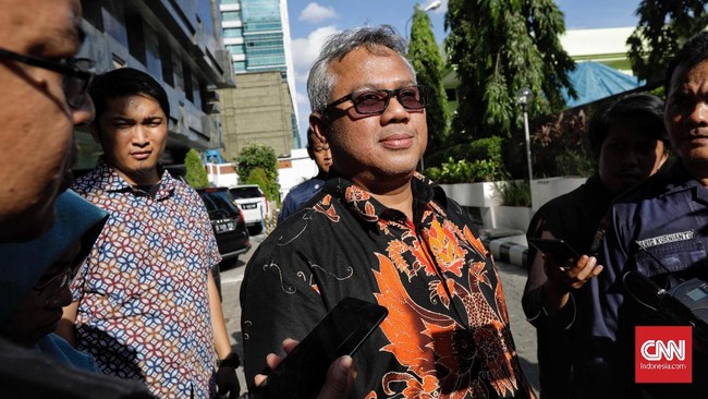 KPU merilis LHKPN terbaru pasangan capres-cawapres di Pilpres 2019, dimana pasangan Prabowo-Sandi memiliki kekayaan yang lebih besar dari Jokowi-Ma'ruf.