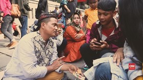 Seni Hendi Membaca Garis Tangan