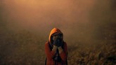 FOTO: Langkah Imigran di Perbatasan AS Diadang Gas Air Mata Penjaga perbatasan Amerika Serikat melepaskan gas air mata dan semprotan merica untuk membendung ratusan imigran hendak menerobos.