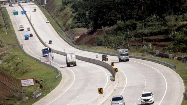 Tol Bogor-Ciawi-Sukabumi (Bocimi) dibuka fungsional dan gratis, pagi hingga sore one way Jakarta ke Sukabumi dan mulai sore ke malam sebaliknya.