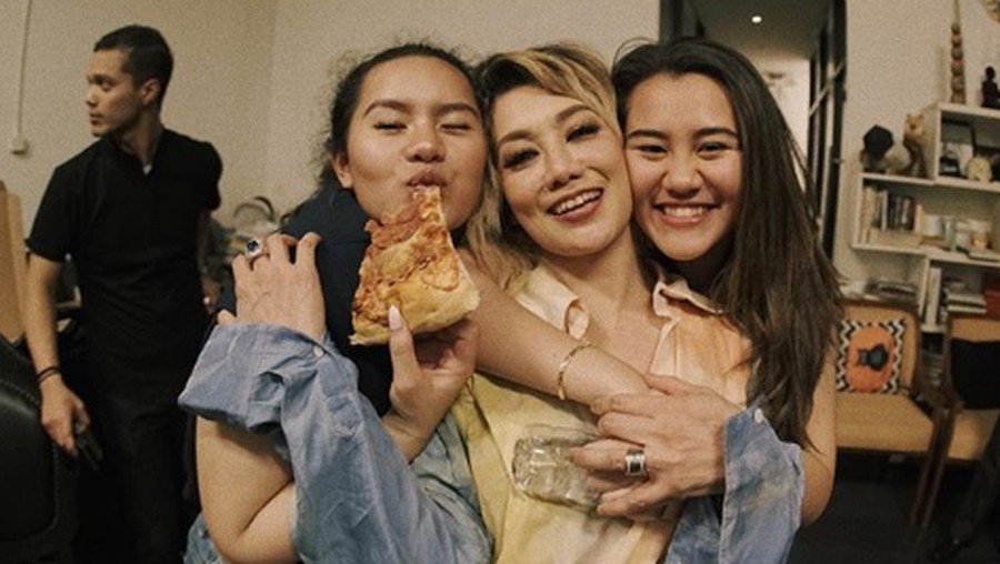 Aaliyah Massaid dan Reza Artamevia Aaliyah Massaid dan Reza Artamevia