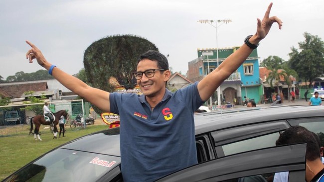 Sandiaga Uno menyebut kelemahan Jokowi-Ma'ruf tak mau diajak berdebat soal program dan gagasan, apalagi soal janji-janji ketika Pilpres 2014. 