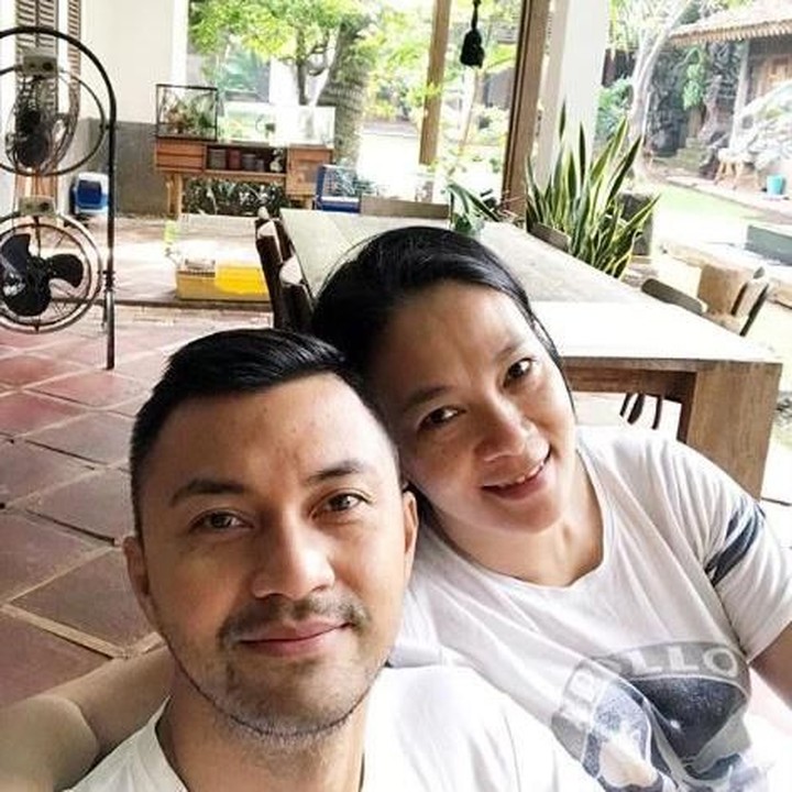 <p>Meski telah memasuki kepala empat, namun kecantikan Dian Nitami tak pudar. Dia tetap cantik apa adanya, meski tanpa sapuan <em>make-up</em> menyentuh wajah. (Foto: Instagram @bu_deedee)</p>