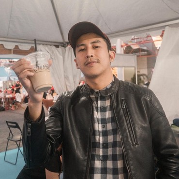 Inikah Mantan Kekasih Ria Ricis yang Terganjal Restu Orang Tua?