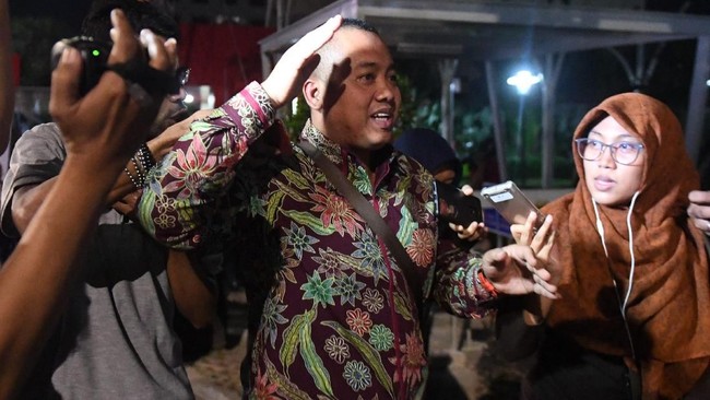 Pengadilan Tinggi DKI menambah 2 tahun jumlah pidana penjara bagi asisten eks Menpora Imam Nahrawi, Miftahul Ulum.