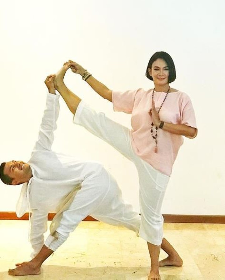 20 Tahun Romansa Pernikahan Dian Nitami dan Anjasmara - Foto 7