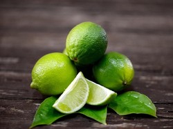 8 Manfaat Jeruk Nipis untuk Kesehatan dan Kecantikan