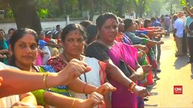 VIDEO: Protes soal Perempuan Masuk Kuil Meluas di India