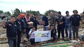 Loyalis Royal Enfield Beri Bantuan ke Banten dan Lampung