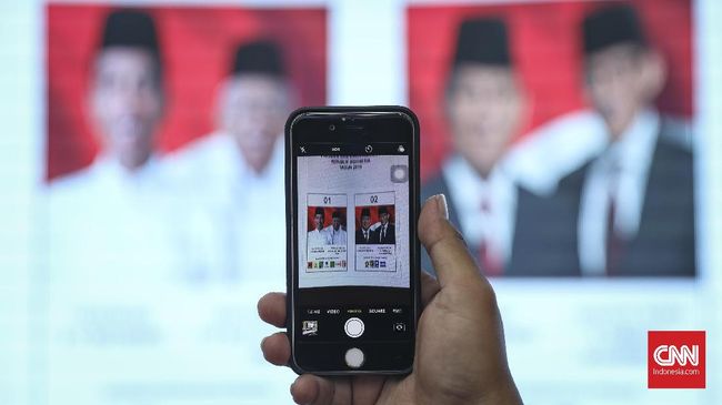 Polisi Tangkap Produsen Hoaks 7 Kontainer Surat Tercoblos Polisi untuk sementara masih menutupi identitas tersangka yang berhasil ditangkap di Bekasi, Jawa Barat.