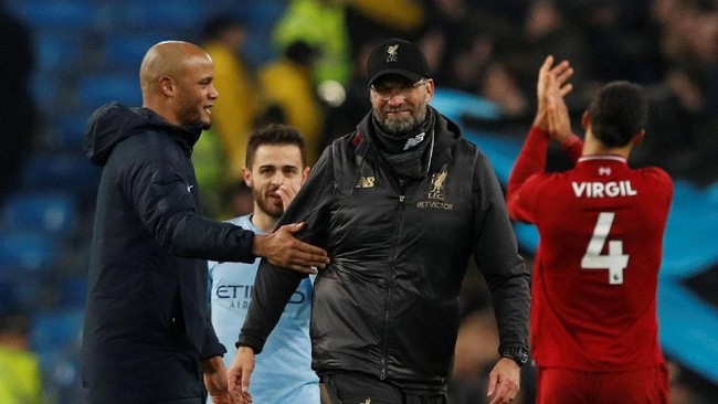 Manajer Liverpool Juergen Klopp menilai Vincent Kompany pantas diganjar kartu merah setelah melakukan tekel kepada Mohamed Salah.
