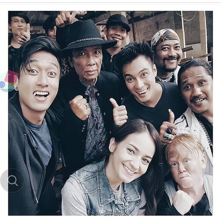 Aktor lintas generasi, Torro Margens, menghembuskan napas terakhir pada Jumat (4/1) dini hari. Para insan film Tanah Air pun turut mengucapkan duka mendalamnya.