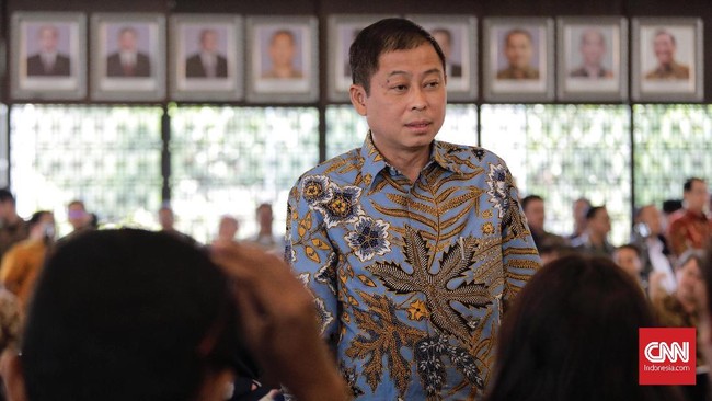 Menteri ESDM Ignasius Jonan usul harga minyak mentah Indonesia dipatok US$58 per barel dalam RAPBN 2020 karena ekonomi global melambat.