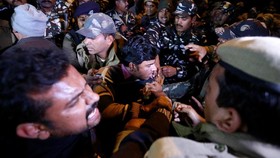 Protes Perempuan Masuk Kuil India, 750 Orang Ditahan