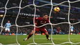 FOTO: Man City Beri Liverpool Kekalahan Perdana Dengan skor akhir 2-1 Manchester City menjadi kesebelasan pertama yang mampu mengalahkan Liverpool di Liga Inggris musim ini.
