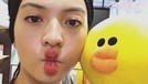 Tak Melulu Cantik, Intip 6 Potret 'Duck Face' ala Raline Shah Raline Shah kerap berfoto dengan gaya duck face. Begitu seringnya, aktris 33 tahun ini sampai dijuluki 'Queen of Duck Face' oleh netizen.