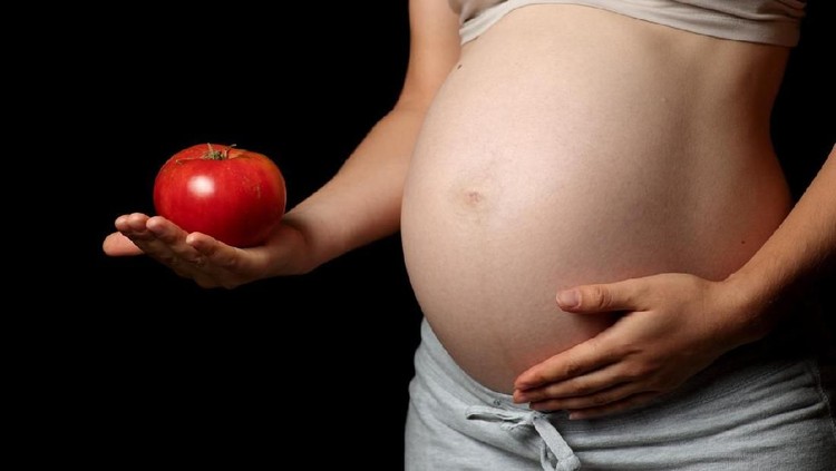 9 Manfaat Konsumsi Tomat bagi Ibu Hamil Tomat ternyata punya berbagai manfaat lho jika dikonsumsi untuk bumil. Apa aja? Yuk simak bersama.