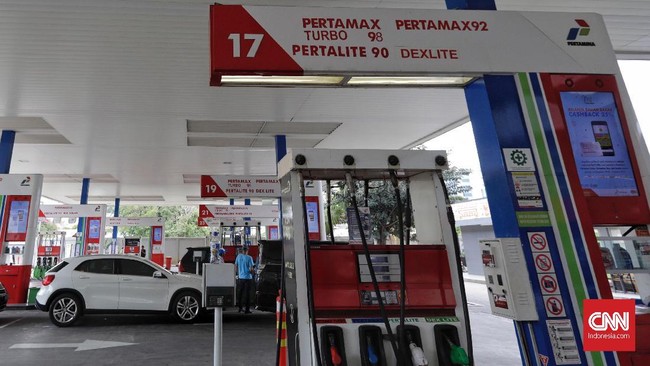 Presiden Jokowi meminta jajarannya menghitung dampak penurunan harga minyak dunia pada ekonomi, termasuk harga BBM.