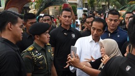 Pedagang Nasi Uduk Curhat ke Jokowi Sering Diutang Pembeli