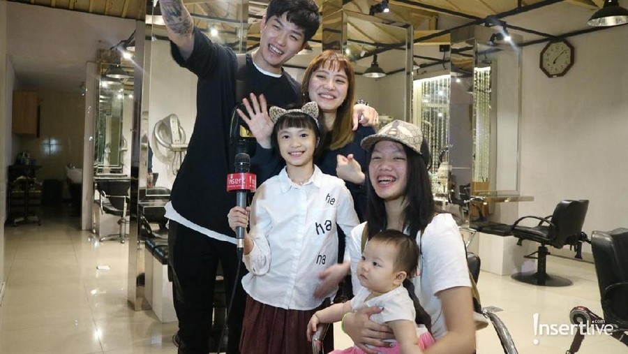Lee Jeong Hoon menjawab kabar sang istri, Moa, sudah hamil lagi.