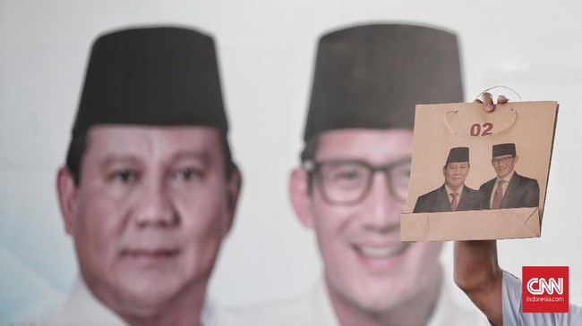 Seknas Prabowo-Sandi mengklaim penemuan formulir C1 oleh polisi berawal ketika ada seseorang memesan taksi online yang di dalamnya sudah ada 2 dus berisi C1.