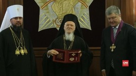 VIDEO: Gereja Ortodoks Ukraina Merdeka Dari Gereja Rusia